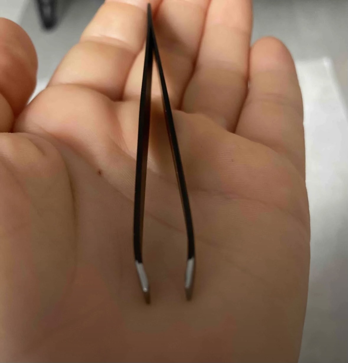 Solingen Erbe Inox Pro 9,5cm Siyah Eğik Uç Cımbız — müşteri değerlendirme fotoğrafı 2